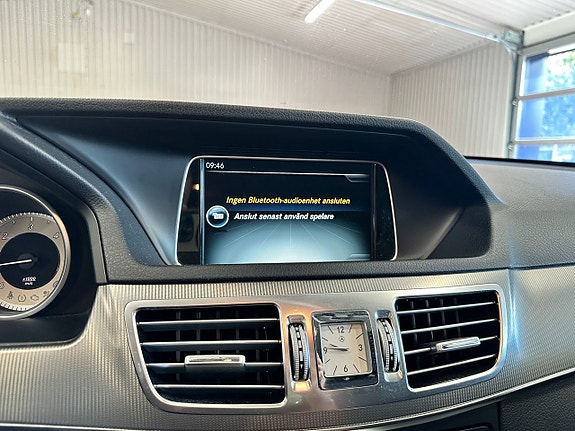 Mercedes-Benz E220 25 of 30
