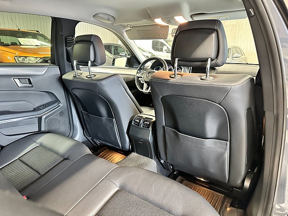 Mercedes-Benz E220 11 of 30