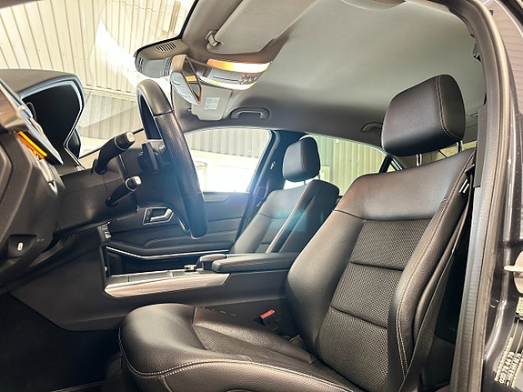 Mercedes-Benz E220 29 of 30