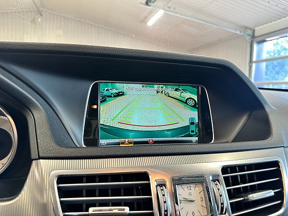 Mercedes-Benz E220 26 of 30