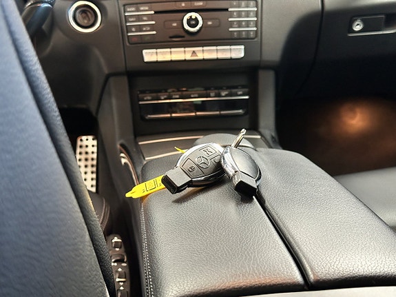 Mercedes-Benz E220 28 of 30
