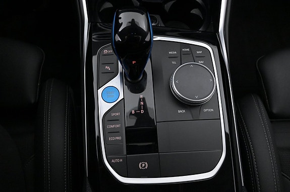 BMW i4 18 of 27