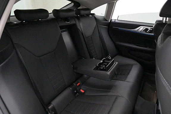BMW i4 21 of 27
