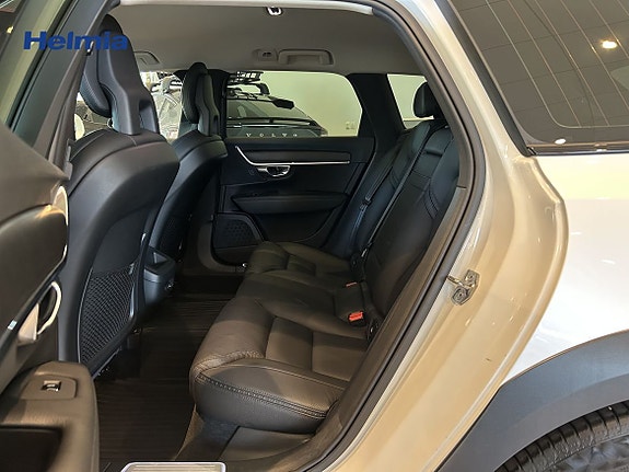 Volvo V90 Cross Country 5 of 5