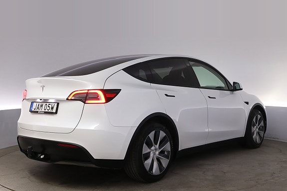 Tesla Model Y 5 of 5