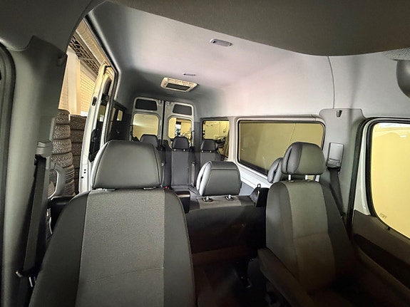 Volkswagen Crafter 10 of 12