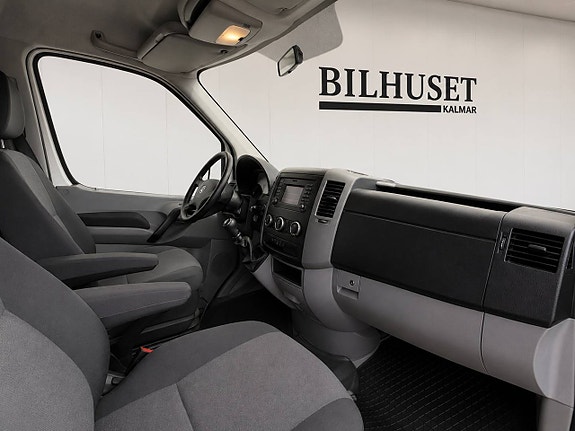 Volkswagen Crafter 5 of 9