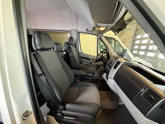 Volkswagen Crafter 12 of 12