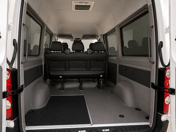 Volkswagen Crafter 7 of 9