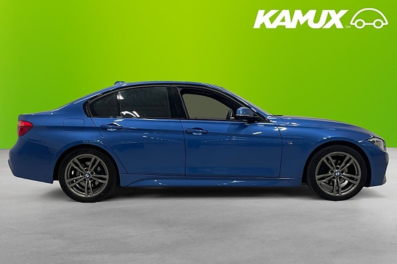BMW 320 2 of 5