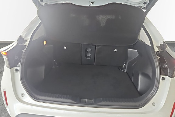 Toyota Yaris Cross 10 of 16