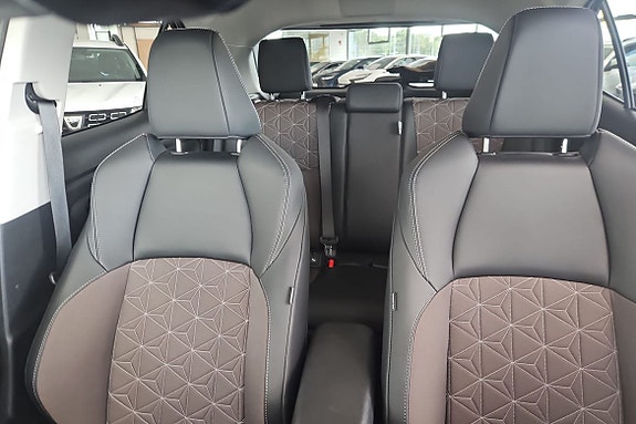 Toyota Yaris Cross 16 of 16