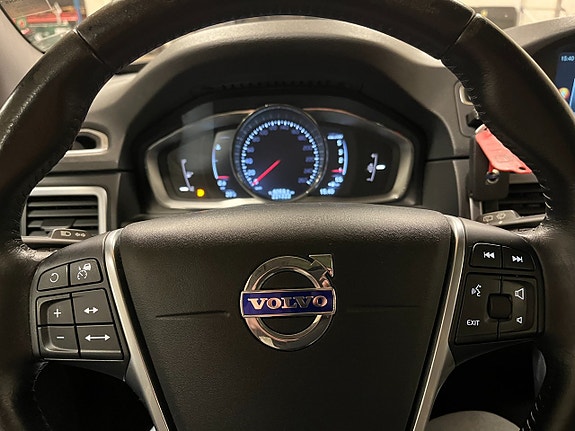 Volvo V70 7 of 9