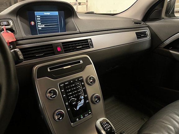 Volvo V70 8 of 9