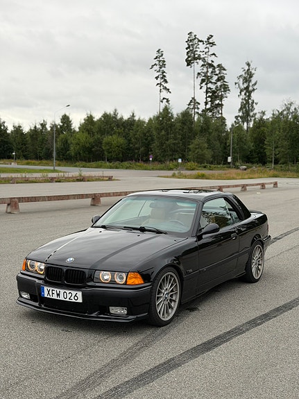 BMW 318i 12 of 12