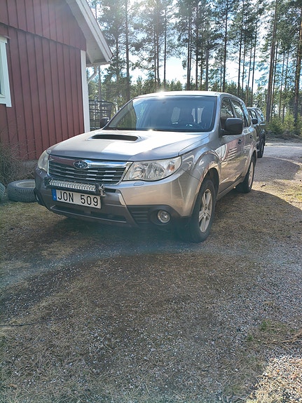 Subaru Forester 2 of 5