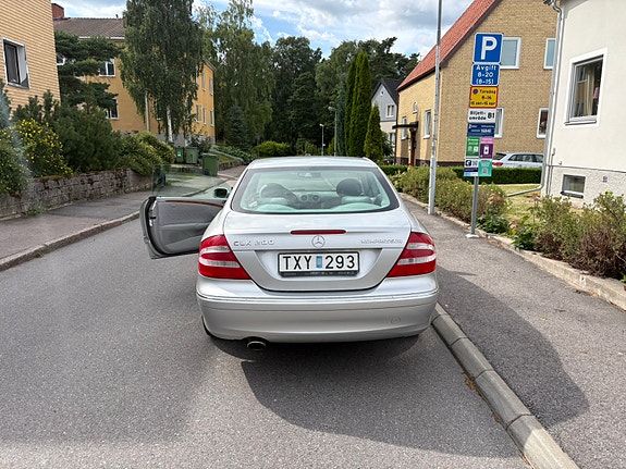 Mercedes-Benz CLK200 4 of 6