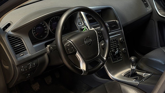 Volvo XC60 13 of 22