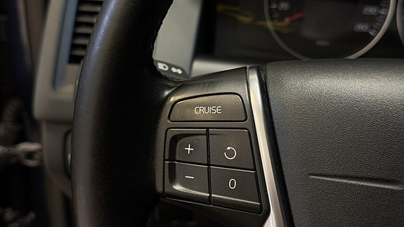 Volvo XC60 15 of 22