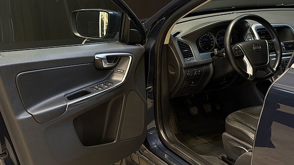 Volvo XC60 11 of 22