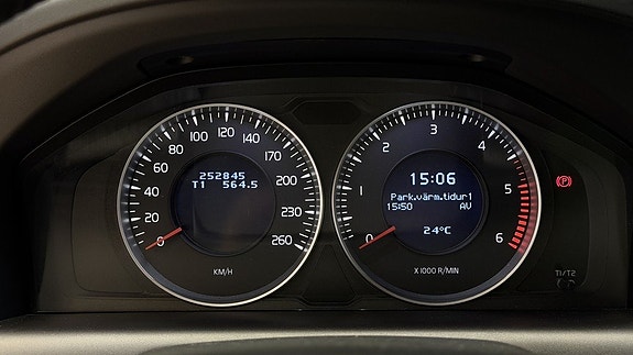 Volvo XC60 16 of 22