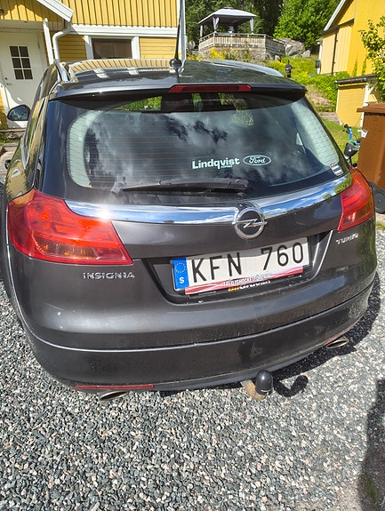 Opel Insignia 2 of 4