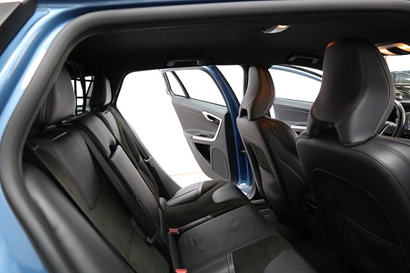 Volvo V60 16 of 26