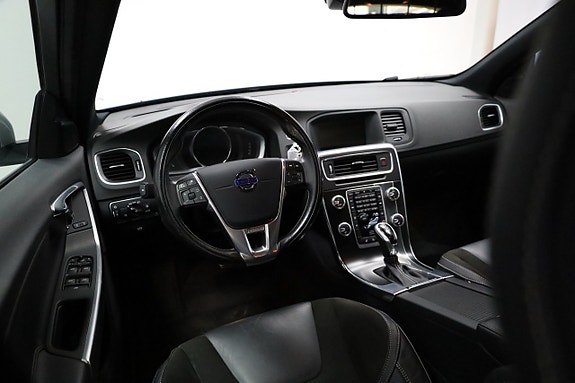 Volvo V60 3 of 5