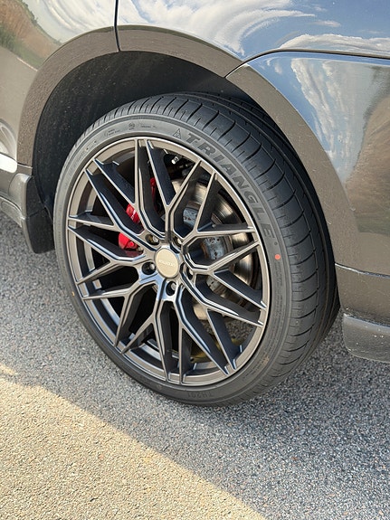 Porsche Cayenne Turbo 5 of 5