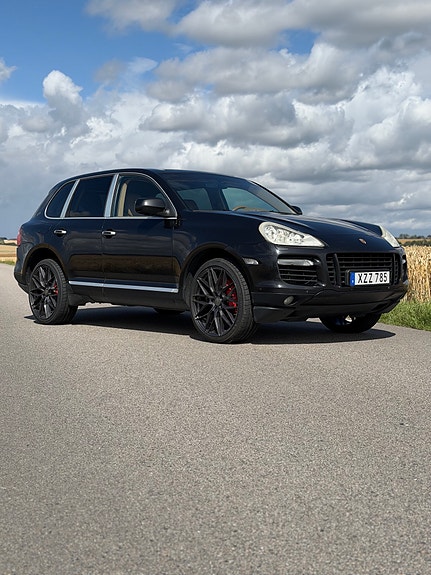Porsche Cayenne Turbo 6 of 18