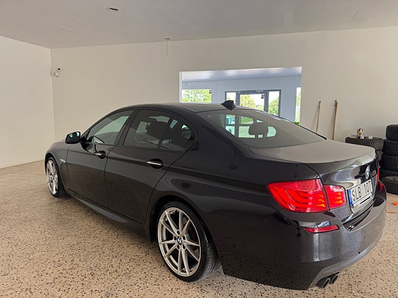 BMW 520d 4 of 5