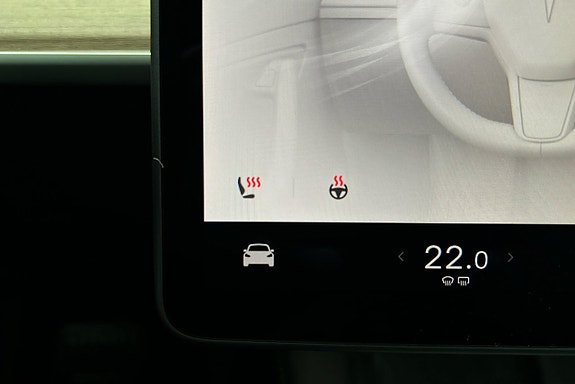 Tesla Model 3 21 of 25