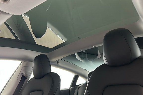 Tesla Model 3 15 of 25