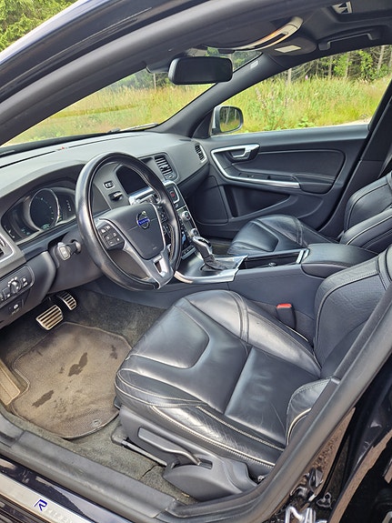 Volvo V60 4 of 5