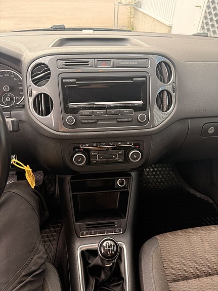 Volkswagen Tiguan 12 of 16