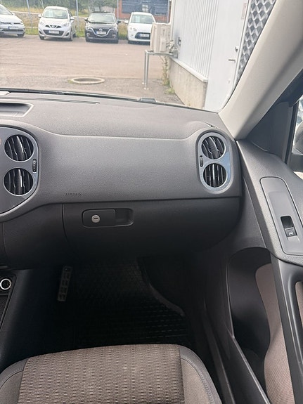 Volkswagen Tiguan 14 of 16