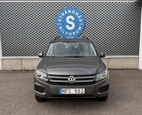Volkswagen Tiguan 3 of 16