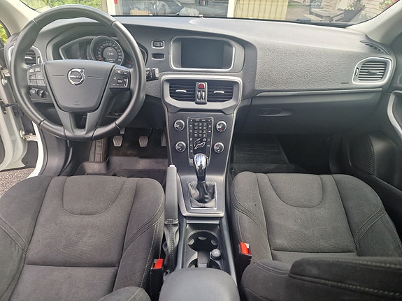 Volvo V40 5 of 5