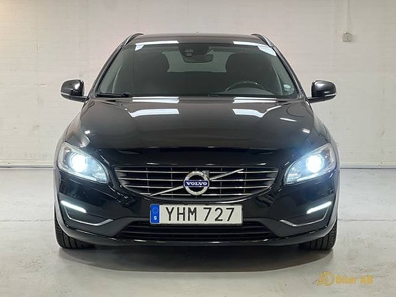 Volvo V60 2 of 5