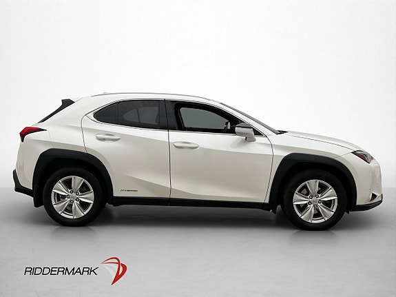 Lexus UX250h 9 of 30