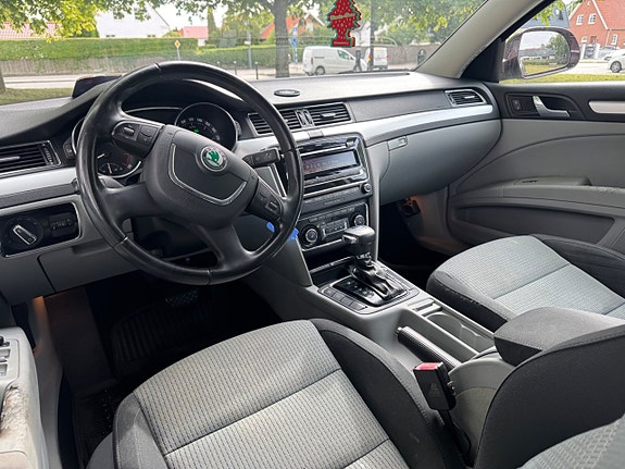 Skoda Superb 7 of 11