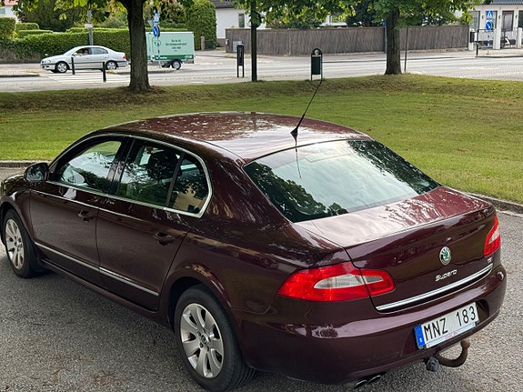 Skoda Superb 4 of 11