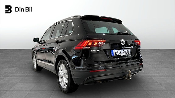 Volkswagen Tiguan 3 of 5