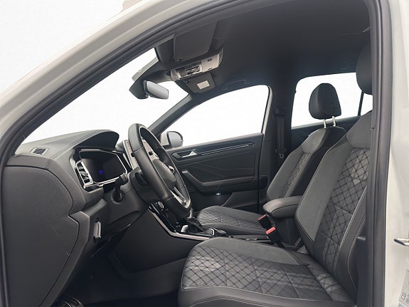 Volkswagen T-Roc 10 of 27