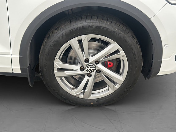 Volkswagen T-Roc 26 of 27