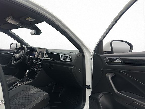 Volkswagen T-Roc 21 of 27
