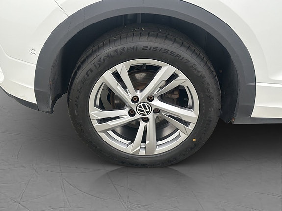 Volkswagen T-Roc 25 of 27