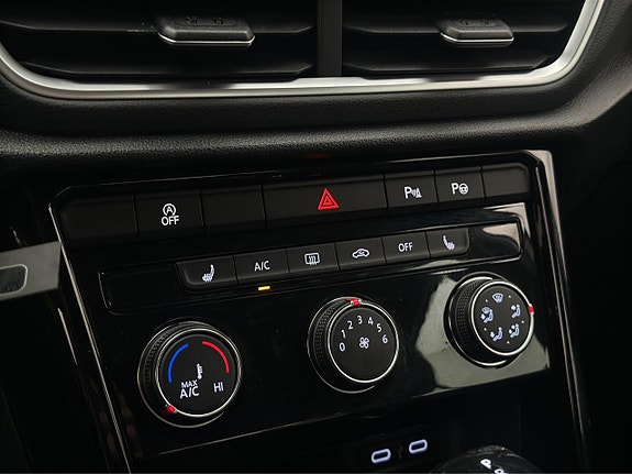 Volkswagen T-Roc 17 of 27