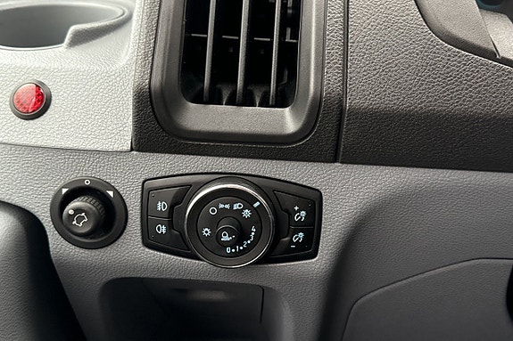 Ford Transit 13 of 24