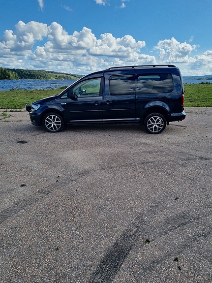 Volkswagen Caddy Maxi 2 of 5